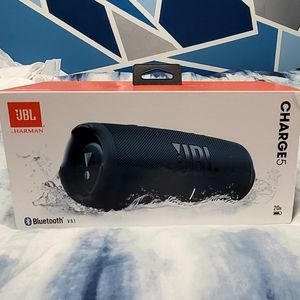 NWT JBL Charge 5 Portable Waterproof Speaker with Powerbank